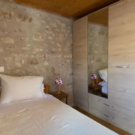 Soldatos Stone House Lägenhet