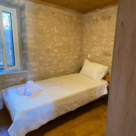 Lägenhet Soldatos Stone House